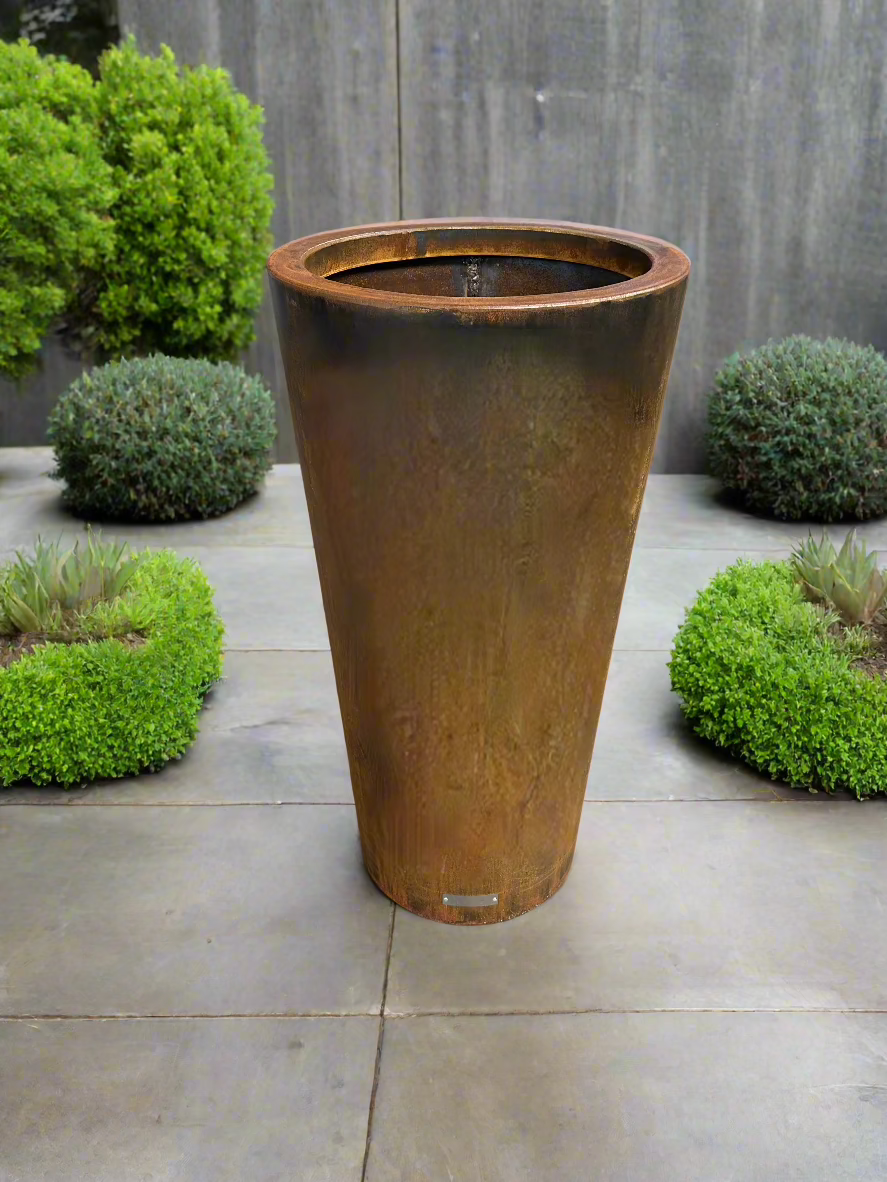 Tapered Corten Cylinder 900
